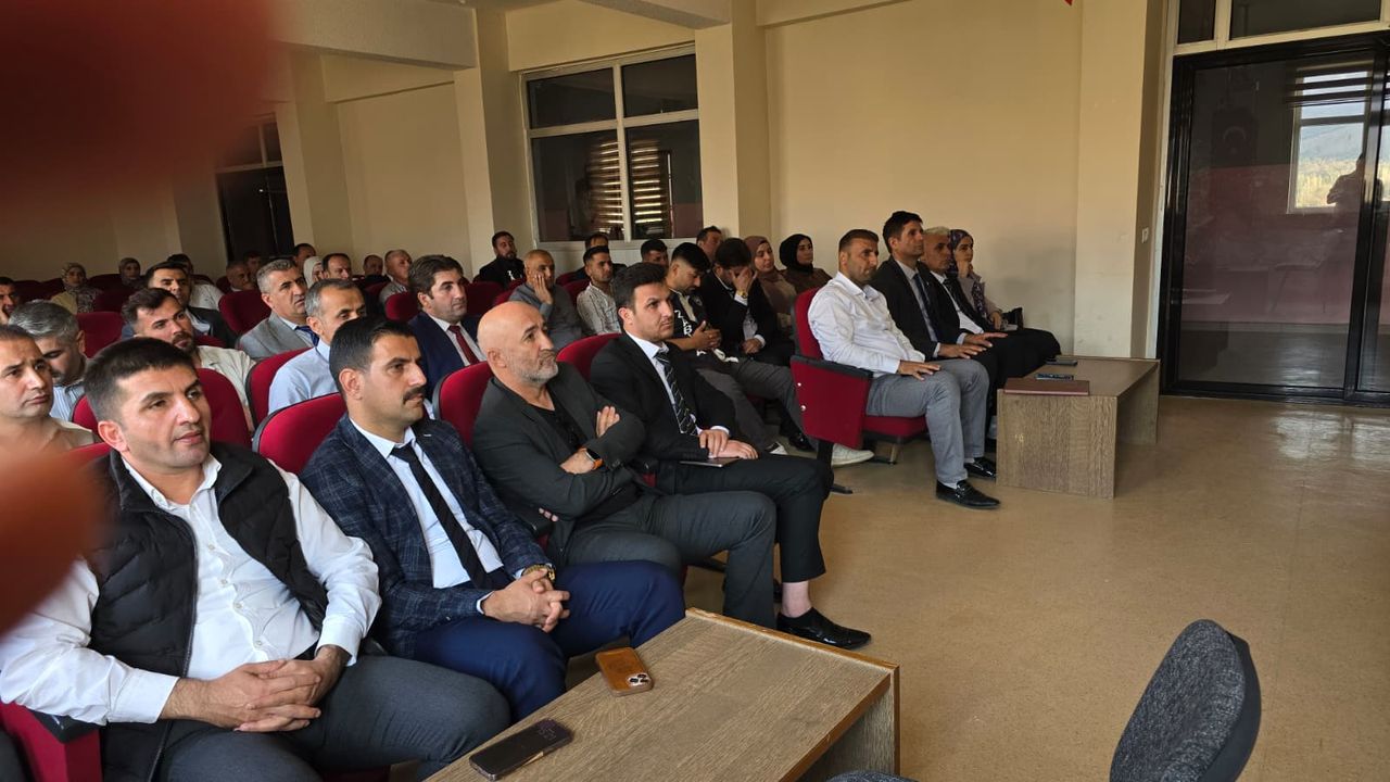 Derecik Belediyesi Personeline AKUT Vakfı’ndan Afet Bilinçlendirme Semineri