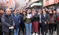 Çocuk istismarı yürüyüşle protesto edildi