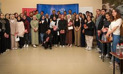 Kitaplarla Kurulan Köprü: Vali Çelik Gençlerle Buluştu
