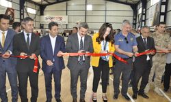 Çukurca’da yılsonu sergisi düzenlendi