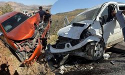 Çukurca'da Trafik Kazası: 3 Kişi Yaralı