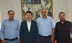 Hakkari il sesi gazetesi çalışanları kaymakam Cebeci’ye ziyaret