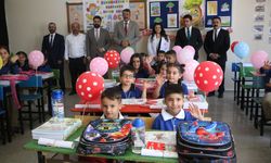 Vali Ali Çelik’ten Minik Öğrencilere Yeni Eğitim Yılı Hediyesi