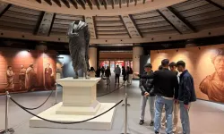 Hakkari’de Başarılı Öğrencilere Ankara Kültür Gezisi