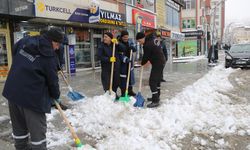 Hakkâri’de Kar Yağışı: 19 Köy, 51 Mezra Yolu Kapalı