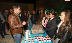 Çukurca’da Öğrencilerden Teravih Çıkışı İkram