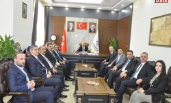 Alkayış, Çukurca ilçesini ziyaret ederek partililerle bir araya geldi.