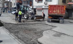 Hakkari’de Asfalt Mesaisi: Çukurlar Tek Tek Kapatılıyor