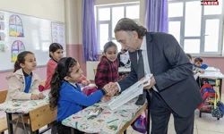 Hakkari Üniversitesi Öğrencilerinden Miniklere Renkli Etkinlik