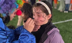 Hakkâri’de minikler dileklerini ağaca astı