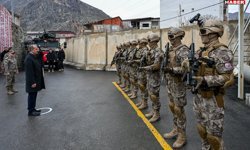 Hakkâri Valisi Taşyapan Polislerle Buluştu