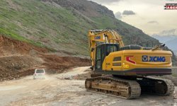 Çukurca Üzümlü Yolunda “İş Makineleri Var, Çalışan Yok” Tepkisi