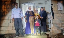 Çukurca’da toprak evler çökmek üzere