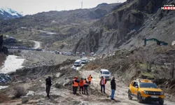 Hakkâri Valiliği’nden Heyelan Bölgesi İçin Kritik Uyarı