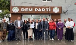 DEM Parti Çukurca eşbaşkanları mazbatalarını aldı