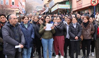 Çocuk istismarı yürüyüşle protesto edildi