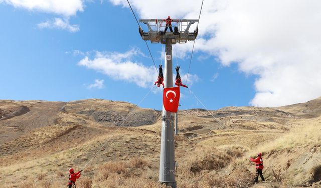 Hakkari JAK timlerinden kışa hazırlık tatbikatı