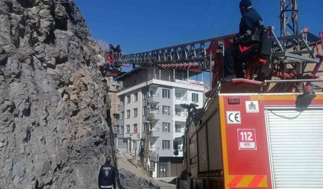 Tehlike saçan taşlar indirildi