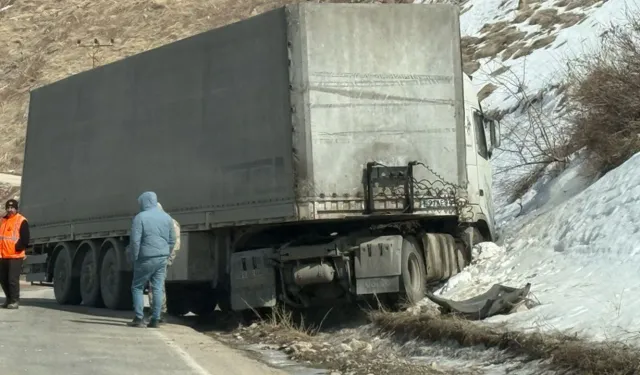 Hakkari-Yüksekova Karayolunda Kaza!