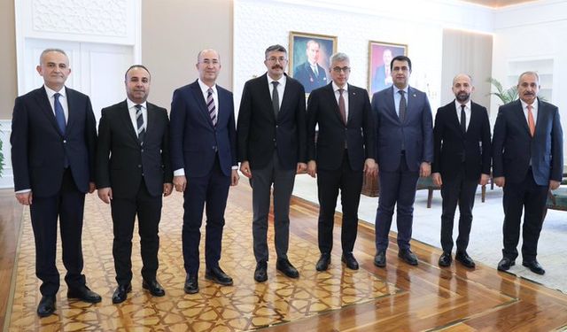 Hakkari Heyeti, Sağlık Bakanı ile Kentteki Hizmetleri Görüştü