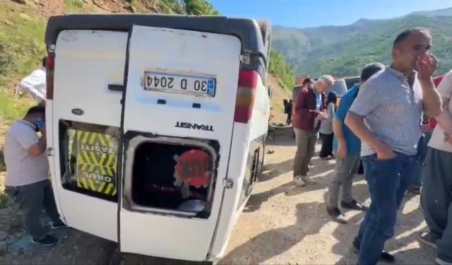 Öğrenci Servisi Devrildi: 10 Yaralı