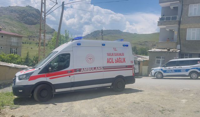 Hakkari’de acı haber kendini iple asarak intihar etti