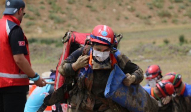 Hakkari UMKE ekibinden tatbikat