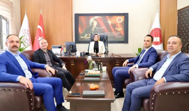 Yüksekova Adalet Komisyonu Başkanı Hicran Al Parlak'a Hayırlı Olsun Ziyareti