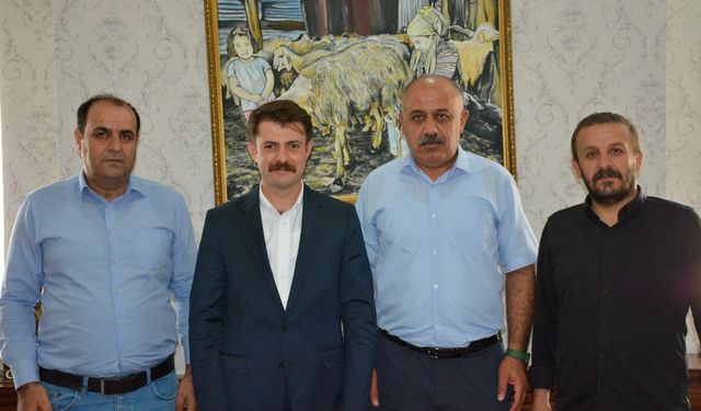 Hakkari il sesi gazetesi çalışanları kaymakam Cebeci’ye ziyaret