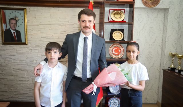 Minikler kaymakam Cebeci’yi ziyaret etti