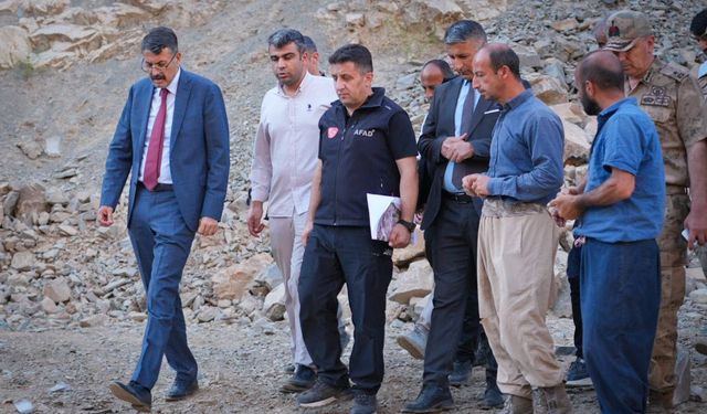 Çukurca’da Heyelan Riski: Vali Çelik Çalışmaları Yerinde Denetledi