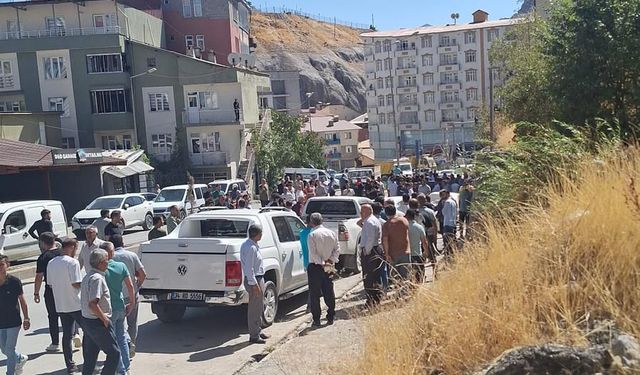 Hakkari’de Zincirleme Kaza: 3 Yaralı, O Anlar Kamerada