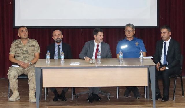 Kaymakam Cebeci eğitim değerlendirme toplantısını yaptı