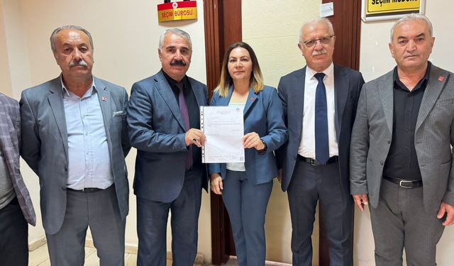 CHP Hakkari İl Başkanı Çakırbeyli mazbatasını aldı