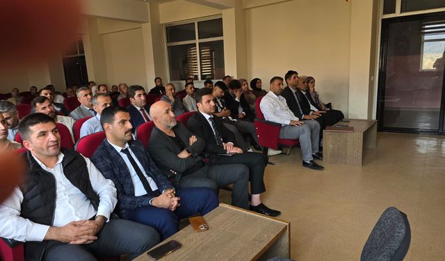 Derecik Belediyesi Personeline AKUT Vakfı’ndan Afet Bilinçlendirme Semineri