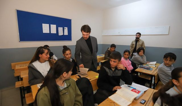 Kaymakam Cebeci Şehit Jandarma Üsteğmen Adnan Bahat Çok Programlı Anadolu Lisesi’ni Ziyaret Etti