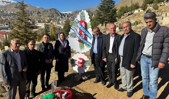 CHP Hakkari İl Örgütü, Saim Öğretmeni Mezarı Başında Andı