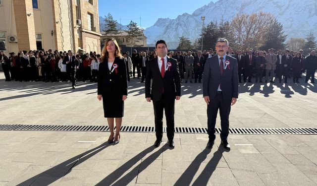 Hakkari’de 24 Kasım Öğretmenler Günü Coşkuyla Kutlandı