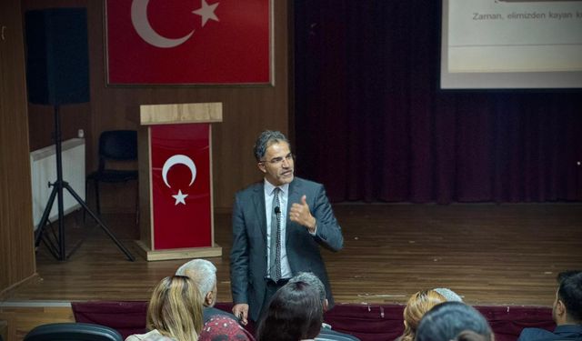 Çukurca’da aile öğrenci ilişkisi semineri verildi