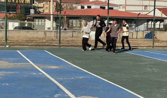 Özel Gereksinimli Bireylerden Tepki: “Kaldırımlar Park Alanına Döndü”