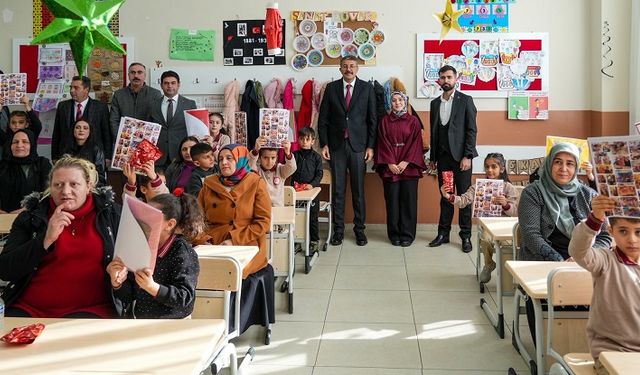 Vali Çelik’ten Öğrencilere Karne Ziyareti