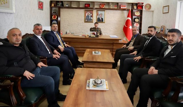 AK Parti Heyetinden Çukurca Kaymakamı Cebeci’ye Ziyaret