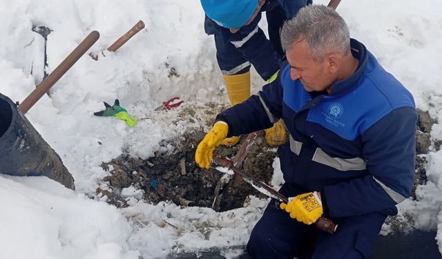 Dondurucu soğukta zorunlu su arızası mesaisi