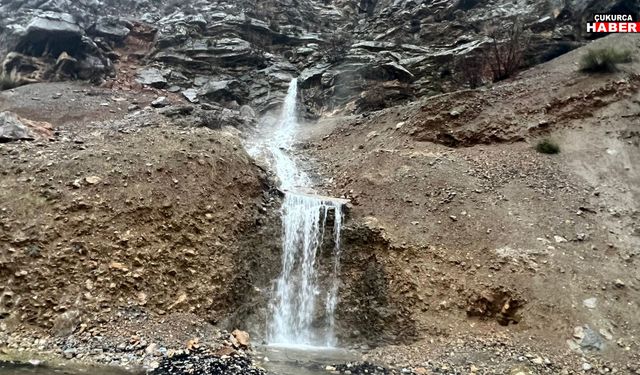 Çukurdaki Şelale Mevsiminden İki Ay Önce aktı