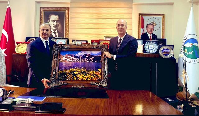 Vali Taşyapan, Esendere Belediye Başkanı Büyüksu ile Bir Araya Geldi