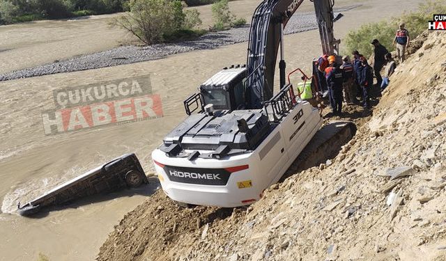 Hakkari’de Minibüs Zap Suyu’na Uçtu