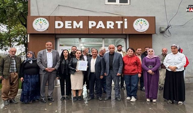 DEM Parti Çukurca eşbaşkanları mazbatalarını aldı