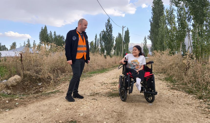 Başkan Aydoğdu'dan Yüksekova'daki Engellilere yardım desteği