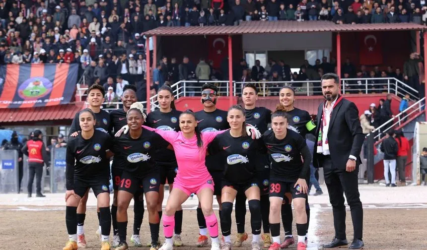 Yüksekova Spor Süper Lig’e Yükseldi!