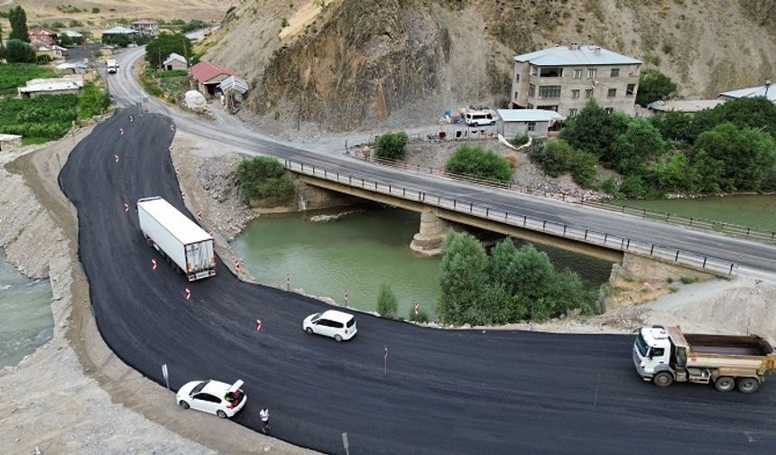 Hakkâri Ulaşımında Yeni Dönem: Eski Köprüler Yıkılıyor